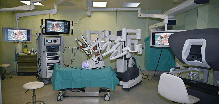 Εγκαινιάστηκε το πρώτο χειρουργικό ρομποτικό σύστημα σε πανεπιστημιακό νοσοκομείο της Ελλάδας cover image